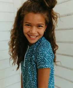 Fin & Vince Rash Guard - Island Flower - Ocean Red, White And Blue