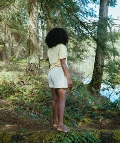 Fin & Vince Women's Oversized Tee - Banana