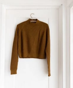 Fin & Vince Women's Crop Sweater - Honeycomb