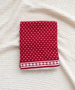 Fin & Vince Holiday Blanket - Chili