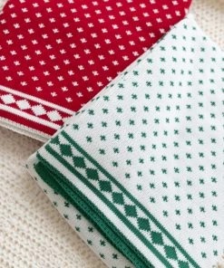 Fin & Vince Holiday Blanket - Chili