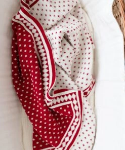 Fin & Vince Holiday Blanket - Chili