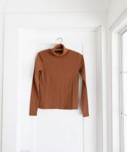 Fin & Vince Sale Women's Ribbed Turtleneck - Hazelnut